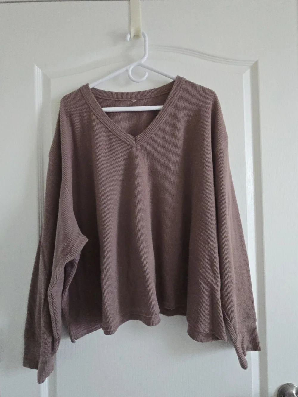 Relaxed V-Neck Women’s Sweater in Mauve Brown - Picture 1 of 4